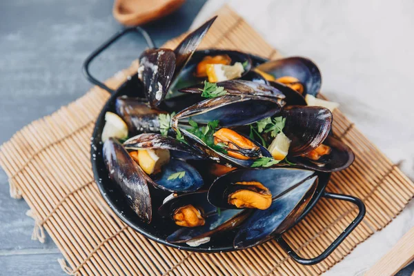 Moules Bouillies Sur Table Vue Dessus — Photo