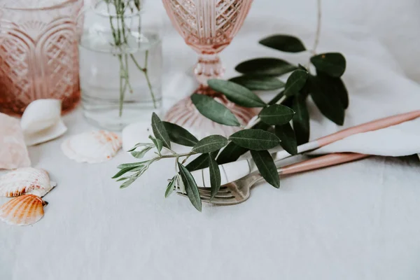 Bröllop Tabellen Inredning Med Rosa Linneservett Rustik Stil Ovanifrån Shabby — Stockfoto