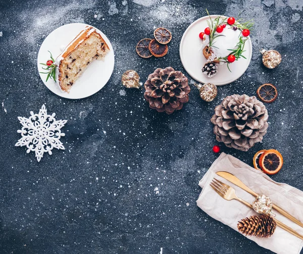 Pastel Navidad Con Tenedor Cuchillo Vista Superior Plano Espacio Para —  Fotos de Stock