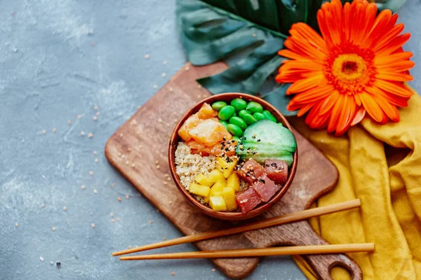 Raw Organic Ahi Tuna Poke Bowl Ρύζι Και Λαχανικά Από — Φωτογραφία Αρχείου