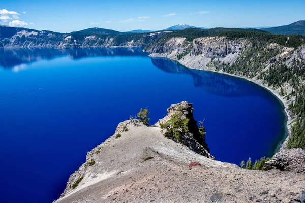 Krater Gölü. Oregon mu? ABD