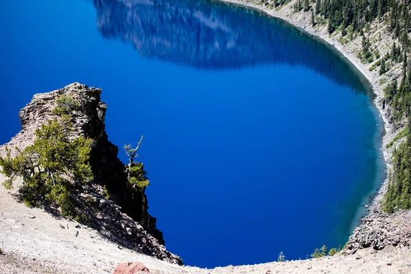 Krater Gölü. Oregon mu? ABD
