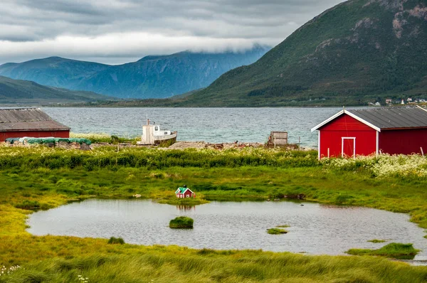 노르딕 풍경입니다. 작은 집. — 스톡 사진
