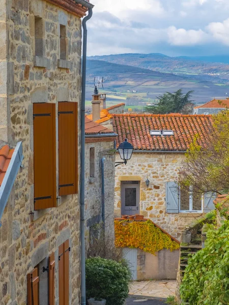 Una Strada Medievale Con Vista Sulle Montagne Sullo Sfondo Sono — Foto Stock