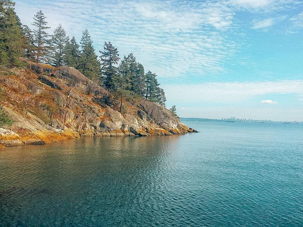 Rocky Garis Pantai Dan Laut — Stok Foto