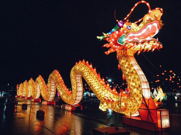 Işıklar Çinli ejderha