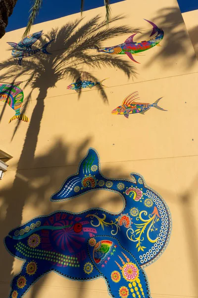 Kaktüs bir kesme tahtası üzerinde