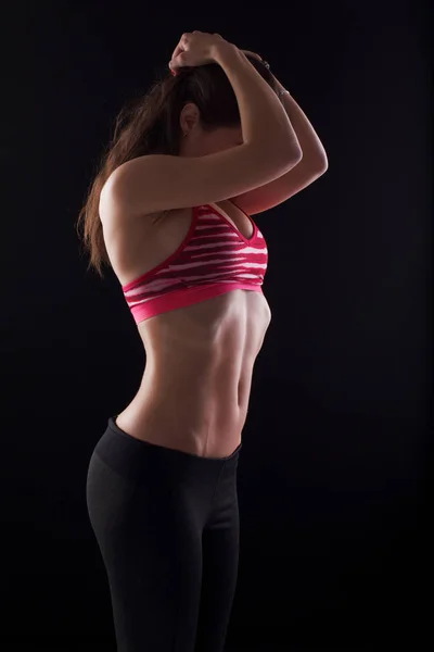 Krásné mladé ženy cvičit ve fitness studiu — Stock fotografie