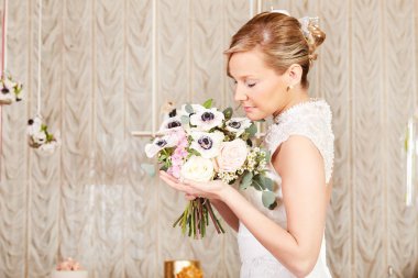 Düğün güzel gelin buketi ile