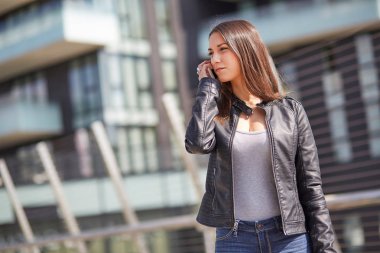 kadın için mobil söz