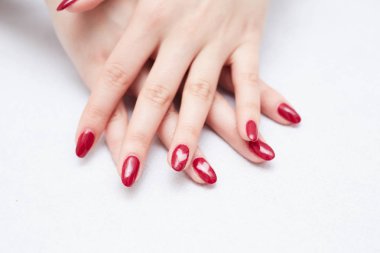 kadın eli Lehçe çivi ile