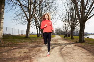 Uygun kadın hızlı koşma