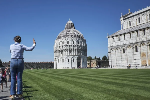 Фото на Пізанська вежа в Пізі Італії — стокове фото