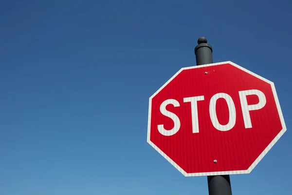Signo de stop - señal de tráfico —  Fotos de Stock