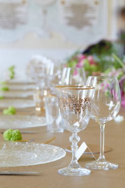 zarif akşam yemeği tablosunu kapat