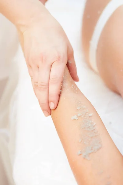 Getting a Salt Scrub Beauty Treatment in the Health Spa