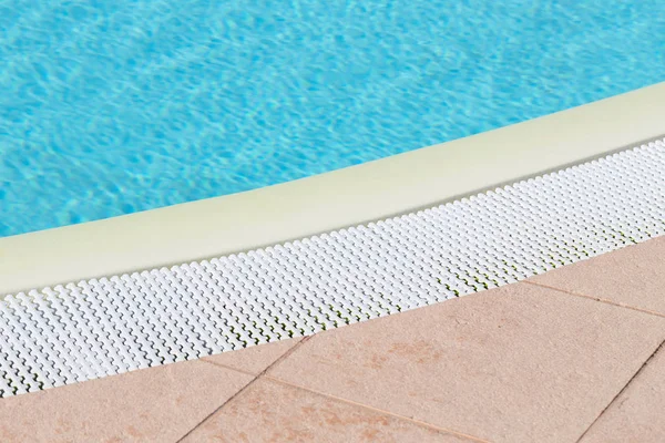 Yüzme Havuzu kenar taşma drenaj ızgara