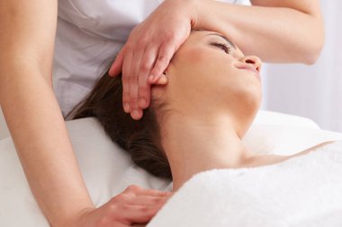 Kadın zevk rahatlatıcı yüz masaj kozmetik Spa merkezi
