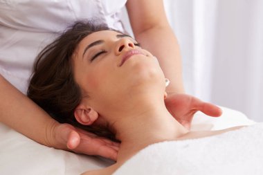 spa Club baş masajı