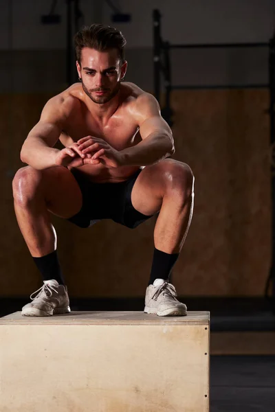 Entrenamiento Crossfitter Masculino Gimnasio — Foto de Stock