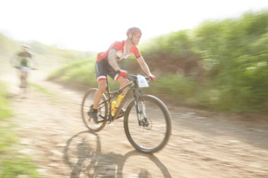 Brescia, İtalya, Nisan, 22, 2018 Gf Mtb yarış Brescia İtalya. Eylem ve köy Point bisikletçileri sürü.