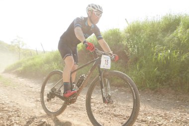 Brescia, İtalya, Nisan, 22, 2018 Gf Mtb yarış Brescia İtalya. Eylem ve köy Point bisikletçileri sürü.