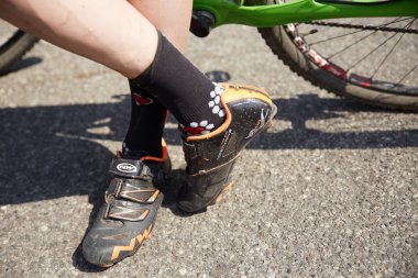 Brescia, İtalya, Nisan, 22, 2018 Gf Mtb yarış Brescia İtalya. Eylem ve köy Point bisikletçileri sürü.