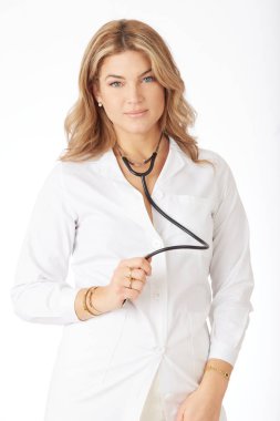 Güzel bayan doktor - stüdyo geçmişi