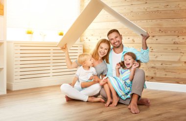 genç bir aile konut hariç. Baba ve çocuk, yeni anne 