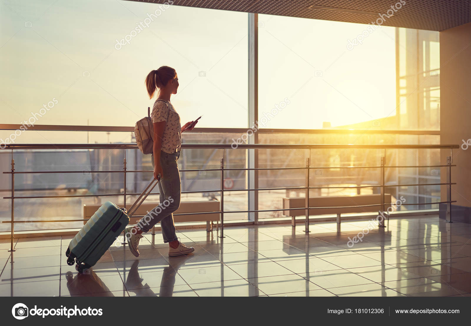 Макс фотоникс лазер. By on in в английском языке с транспортом. S d t t travel. Travel надпись. S d t t travel.