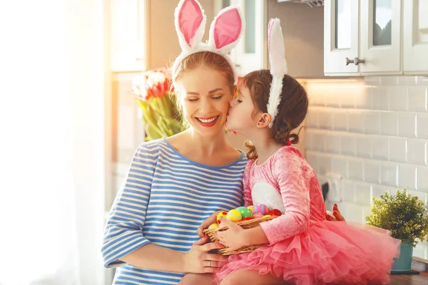 Happy easter! family mother and child daughter with ears hare ge — Stock Photo, Image