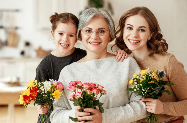 La fête des mères ! trois générations de mère de famille, grand-mère a — Photo