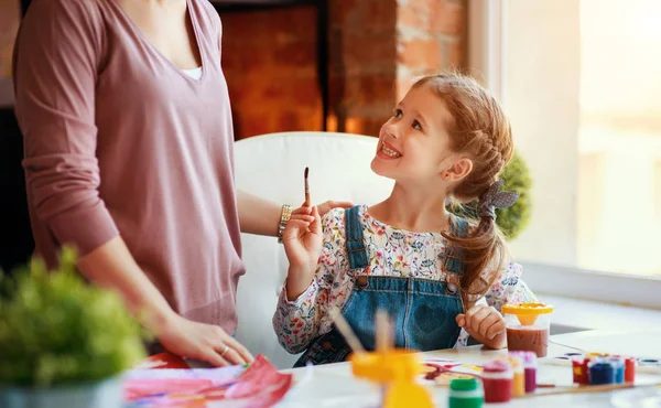Mère Enfant Fille Dessins Peinture Sont Engagés Dans Créativité Dans — Photo