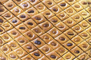 geleneksel Arapça tatlı baklava yanmış fıstık ile arka plan