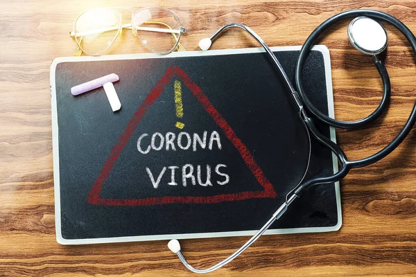 Novel Penyakit Coronavirus 2019 Ncov Papan Tulis Dengan Stetoskop — Stok Foto
