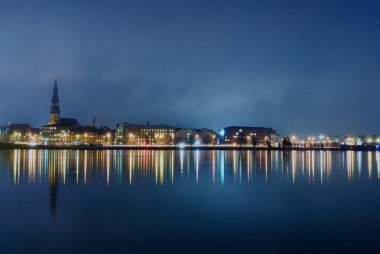 Riga Panorama akşam kilise Kuleli