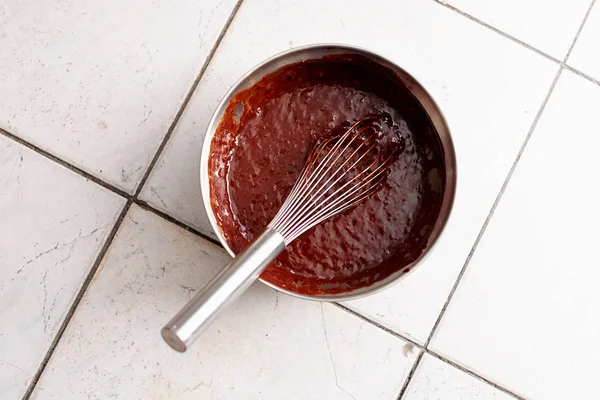 Çikolatalı hamur ile kase