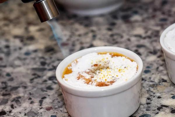 Creme Brulee ile Şeker eritme Gaz brülörlü