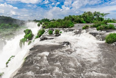Iguazu Şelaleleri 'nin geniş açılı manzarası. Fotoğraf Arjantin tarafından..