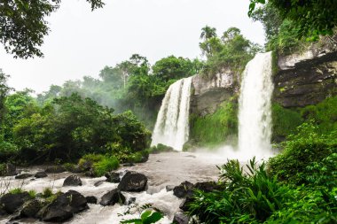 Iguazu Şelaleleri 'nin geniş açılı manzarası. Fotoğraf Arjantin tarafından..