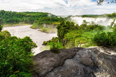 Iguazu Şelaleleri 'nin geniş açılı manzarası. Fotoğraf Arjantin tarafından..