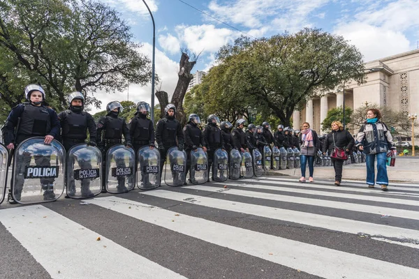 Buenos Aires, Argentina - 31 de agosto de 2018: Manifestantes durante una manifestación — Foto de Stock