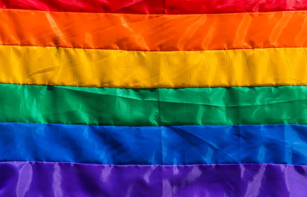 Прапор веселки на параді прайд - дня геїв, лесбіянок і легботів.. — стокове фото