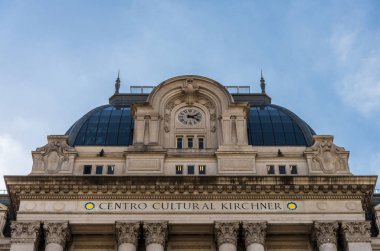 Kirchner Kültür Merkezi ya da Correo Central, halka açık ziyaretlere serbestçe açıktır..