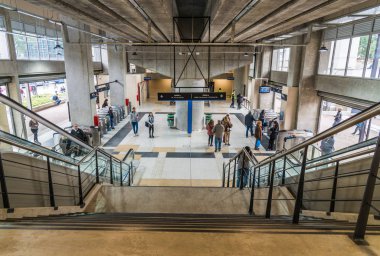 Buenos Aires, Arjantin - 22 Haziran 2019: Yeni inşa edilen Belgrano C tren istasyonu