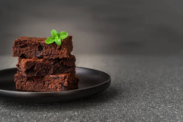 Dark chocolate and cocoa brownie fudge cakes dessert. — Stock Photo, Image