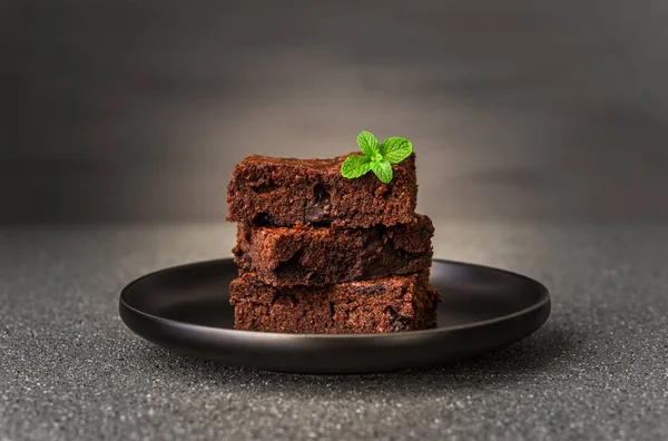 Dark chocolate and cocoa brownie fudge cakes dessert. — Stock Photo, Image