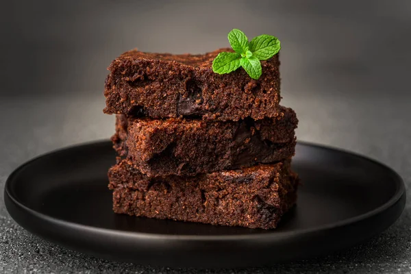 Dark chocolate and cocoa brownie fudge cakes dessert. — Stock Photo, Image