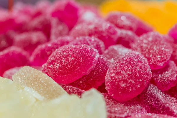 Sortimento de doce sobremesa colorida doce de geléia de frutas. Padrão de fundo alimentar . — Fotografia de Stock