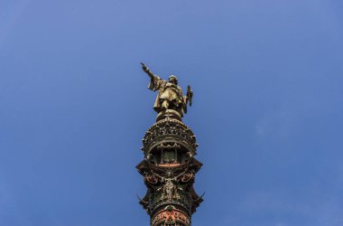 İspanya 'nın Barselona limanındaki Columbus Anıtı.